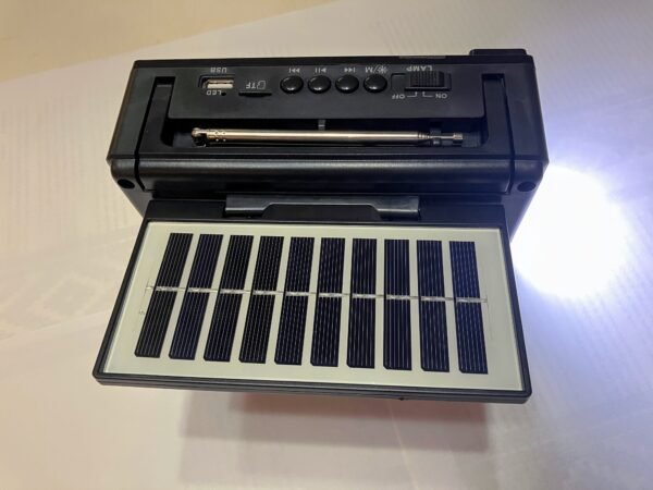 Radio Parlante Bluetooth Recargable Panel Solar + Linterna